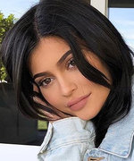 What the Kardashians Really Think About Kylie Jenner’s Over-the-Top Push Present