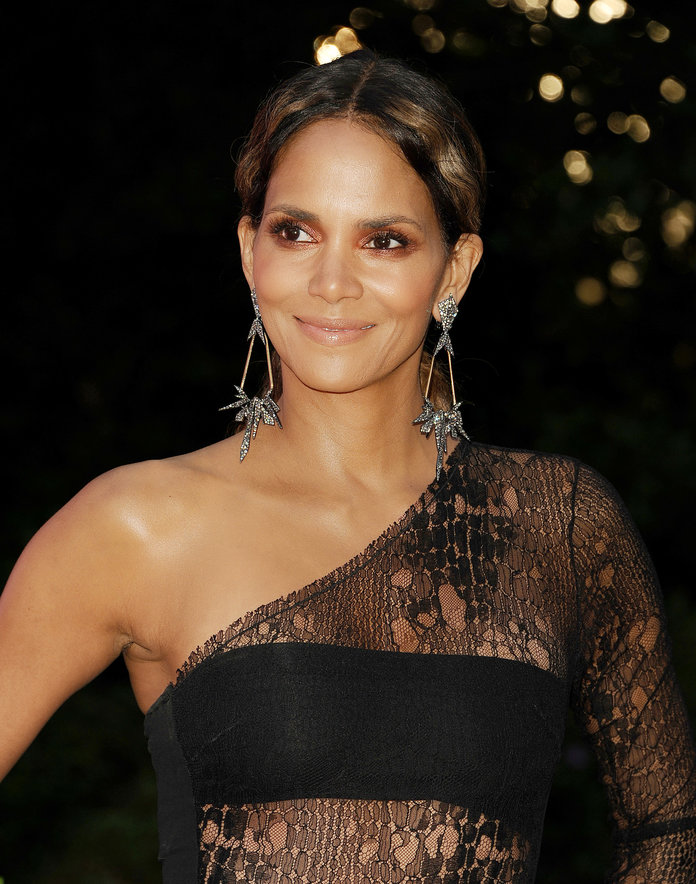 Halle Berry Goes Naked on Instagram to Express Her Fearlessness