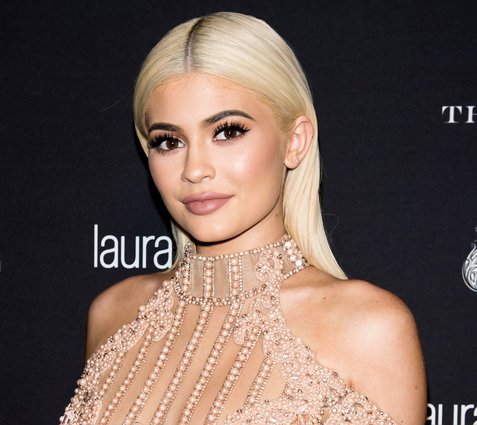 Kylie Jenner Will Reportedly Introduce Her Baby on Social Media After Giving Birth